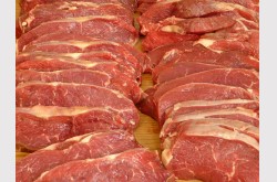 Symbolbild für Bio Schweinsrücken auf Steak geschnitten